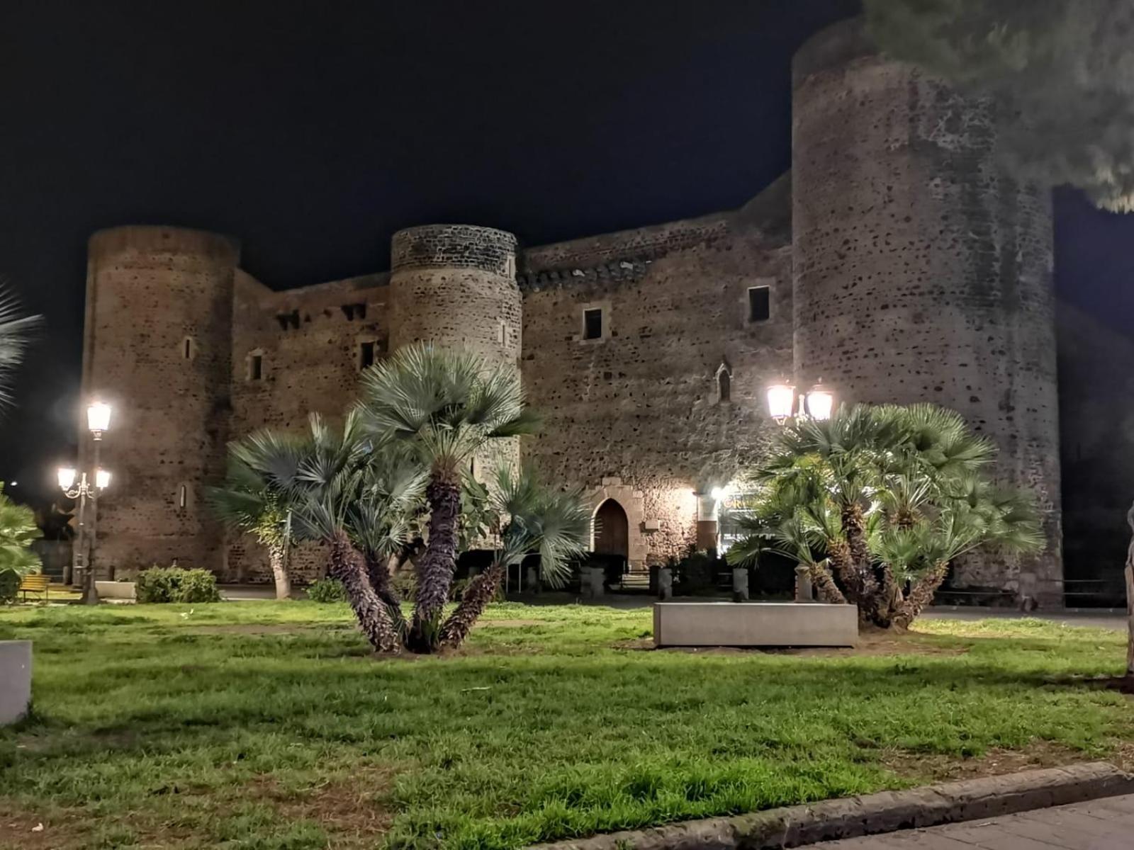 Fuoco Dell'Etna Hotel Catania Bagian luar foto