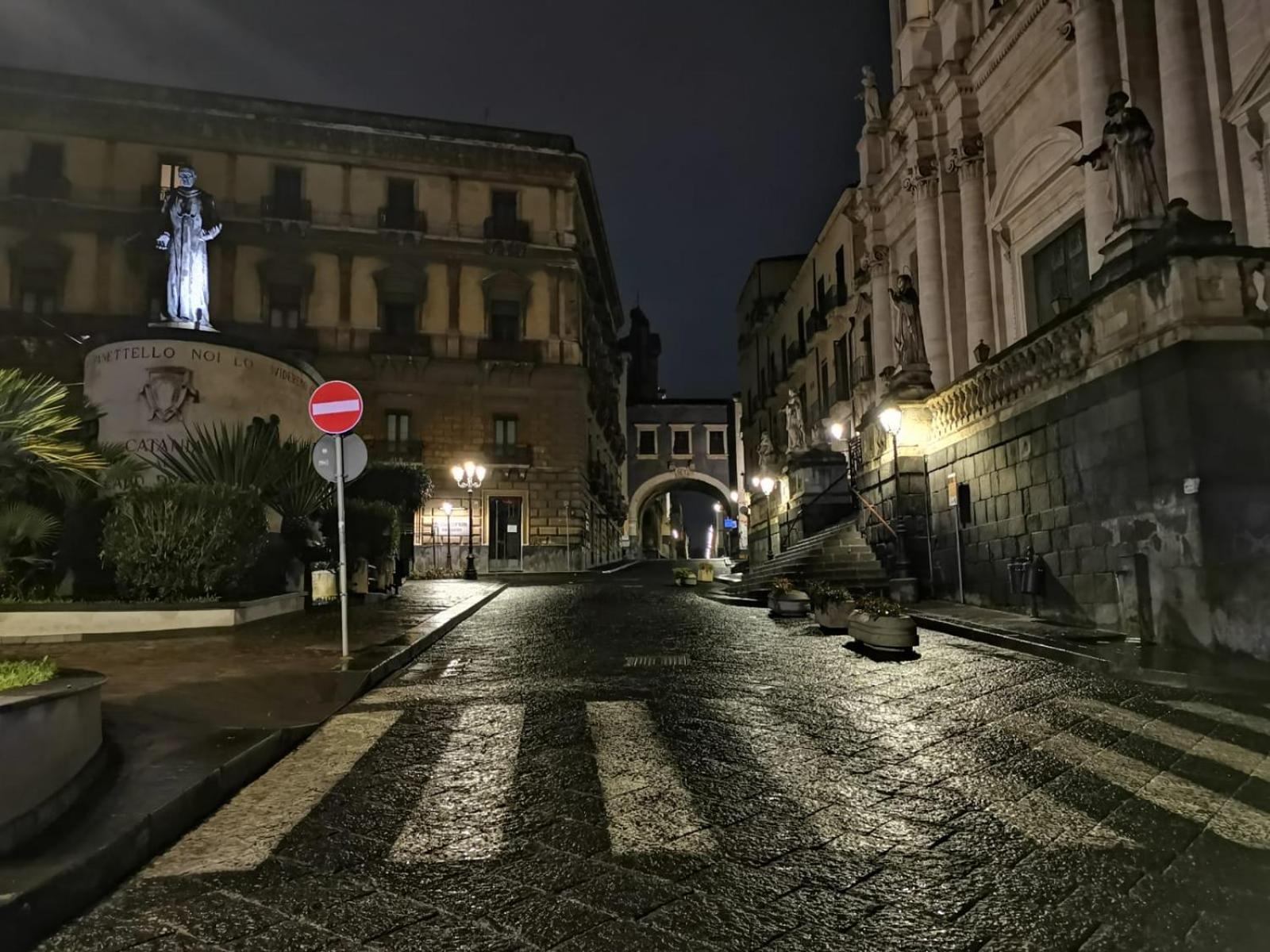 Fuoco Dell'Etna Hotel Catania Bagian luar foto